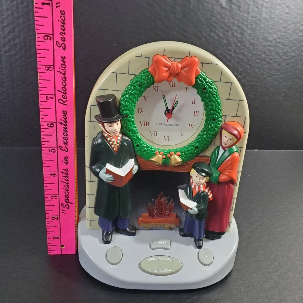 Charles Dickens Caroling Christmas Clock Lights Up English &‎ Spanish Musical